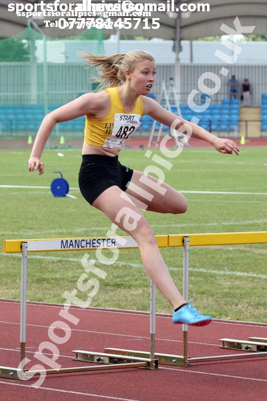Womens under-20s 400 metres hurdles, Northern Senior and Under-20s Champs., Sports City, Manchester. Photo: David T. Hewitson/Sports for All Pics